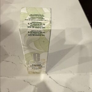 Clinique Beyond Perfecting Foundation + Concealer in Sesame WN 38 new
